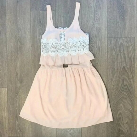 FREE PEOPLE For Love & Lemons Women’s Sienna Mini Dress Keyhole Lace Pink Small - Picture 2 of 16